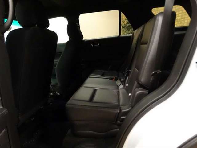 Ford Explorer 2013 photo 36